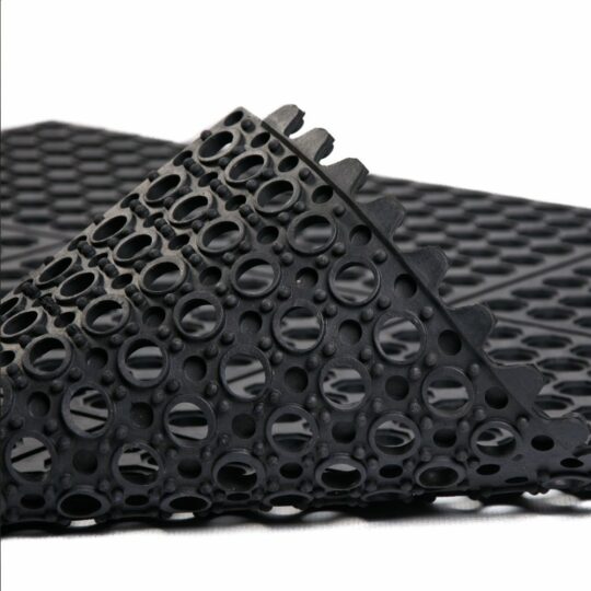 Heavy-Duty Interlocking Rubber Mesh Mat 3ft x 3ft (Black)