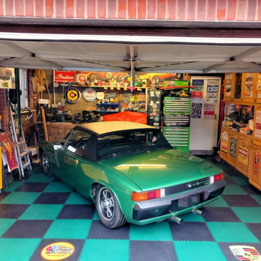DuraTile⢠PVC Garage Floor Tiles 50cm Racing Green | Duramat UK