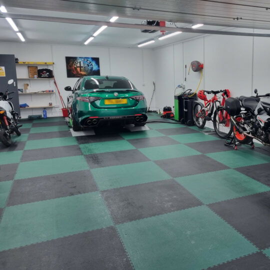 DuraTile⢠PVC Garage Floor Tiles 50cm Racing Green | Duramat UK