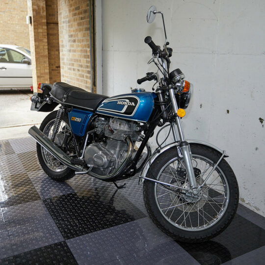 Gridlock Garage Floor Tiles 30cm (Black/Grey) | Duramat UK